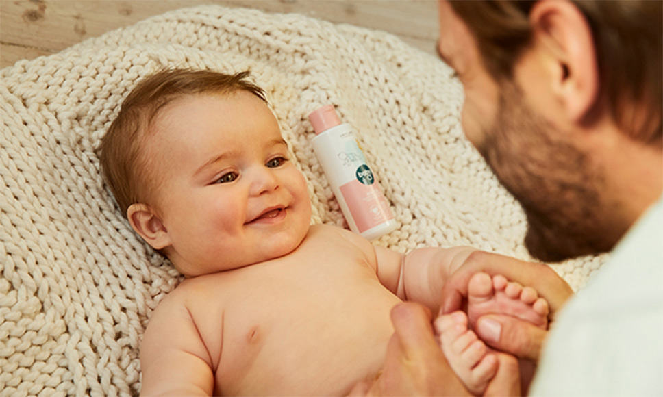 5 tips para cuidar el pelo de tu bebé - Mejor con Salud