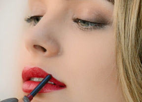 GET PERFECT RED LIPS